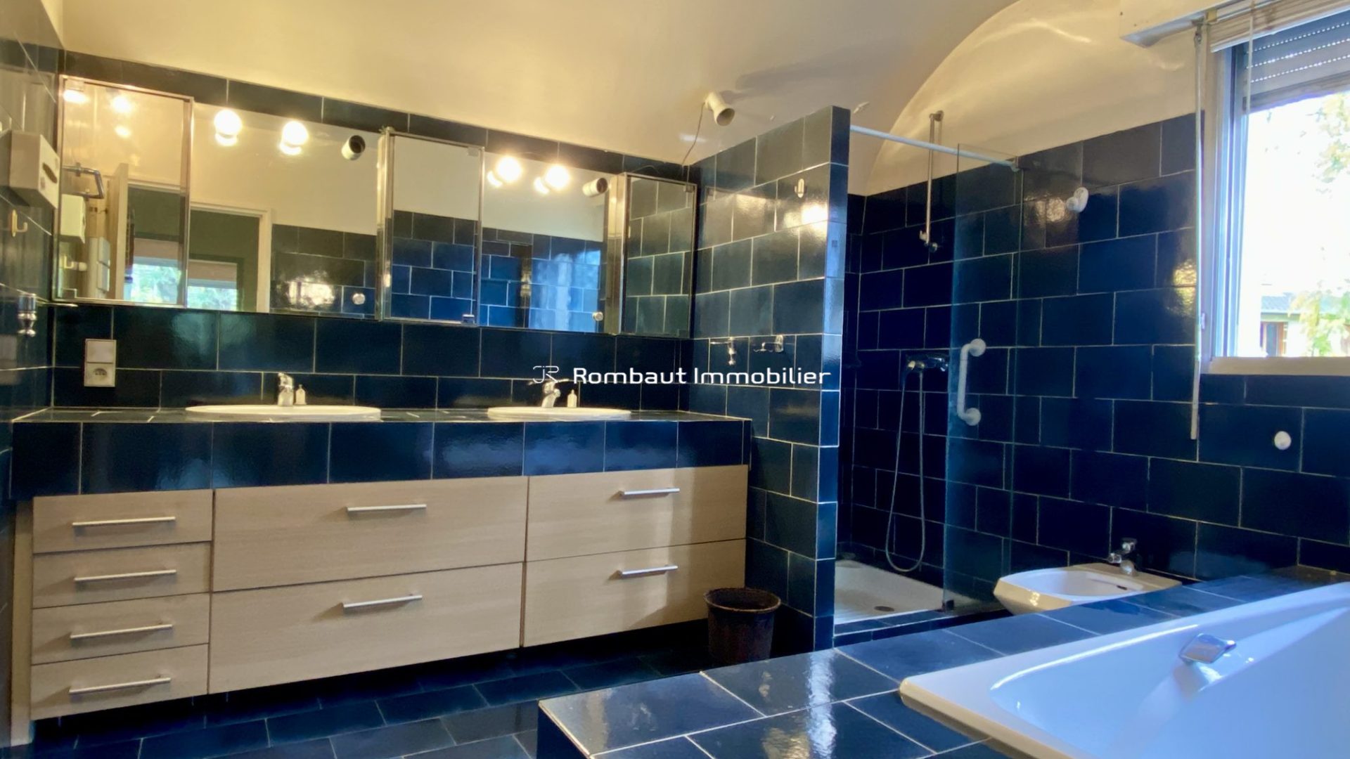 1762419050_VM3030_11_original