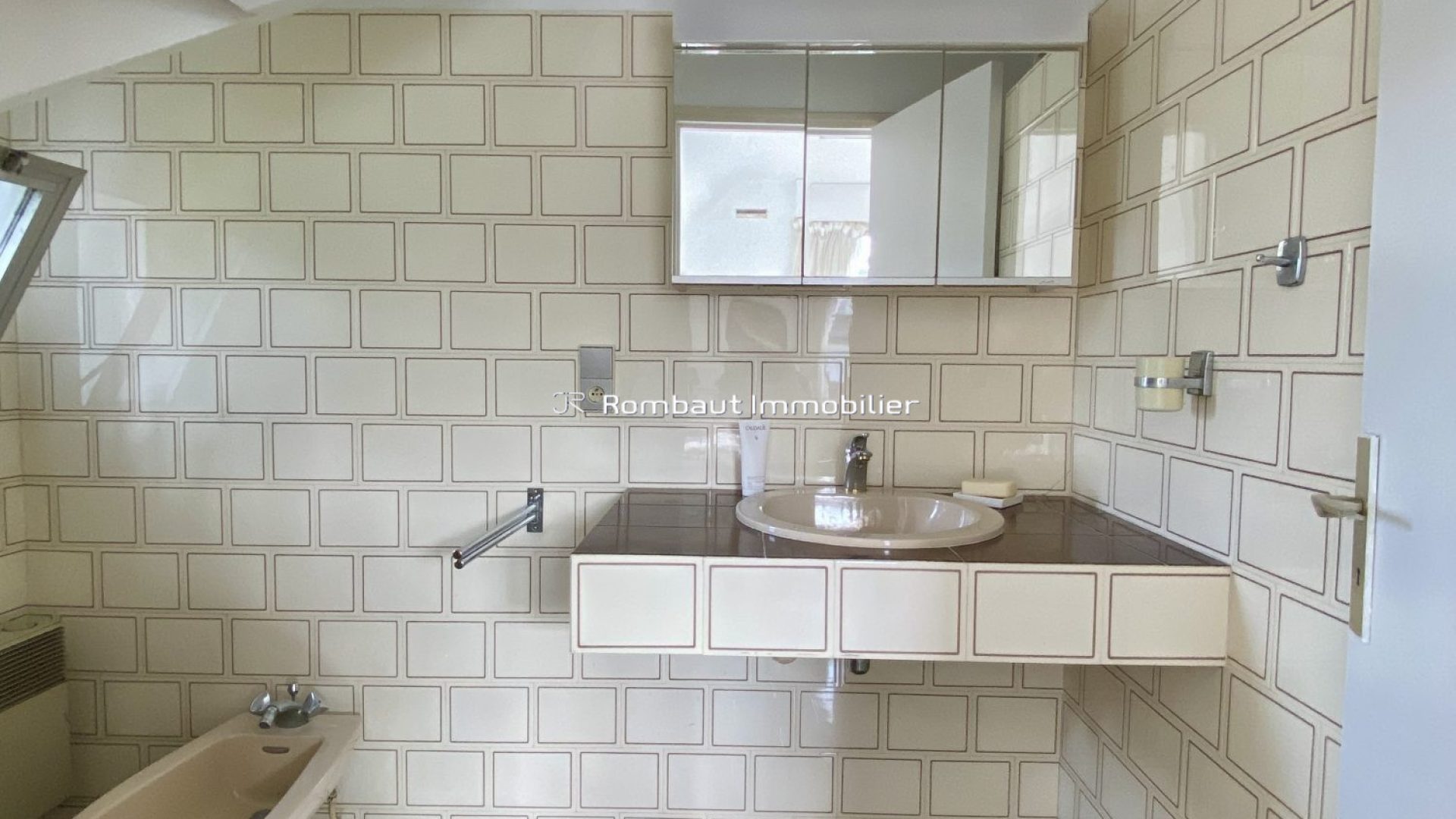 1762419070_VM3030_12_original