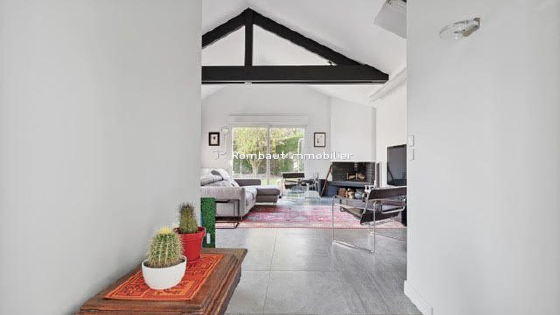 1763046459_VM3034_2_original