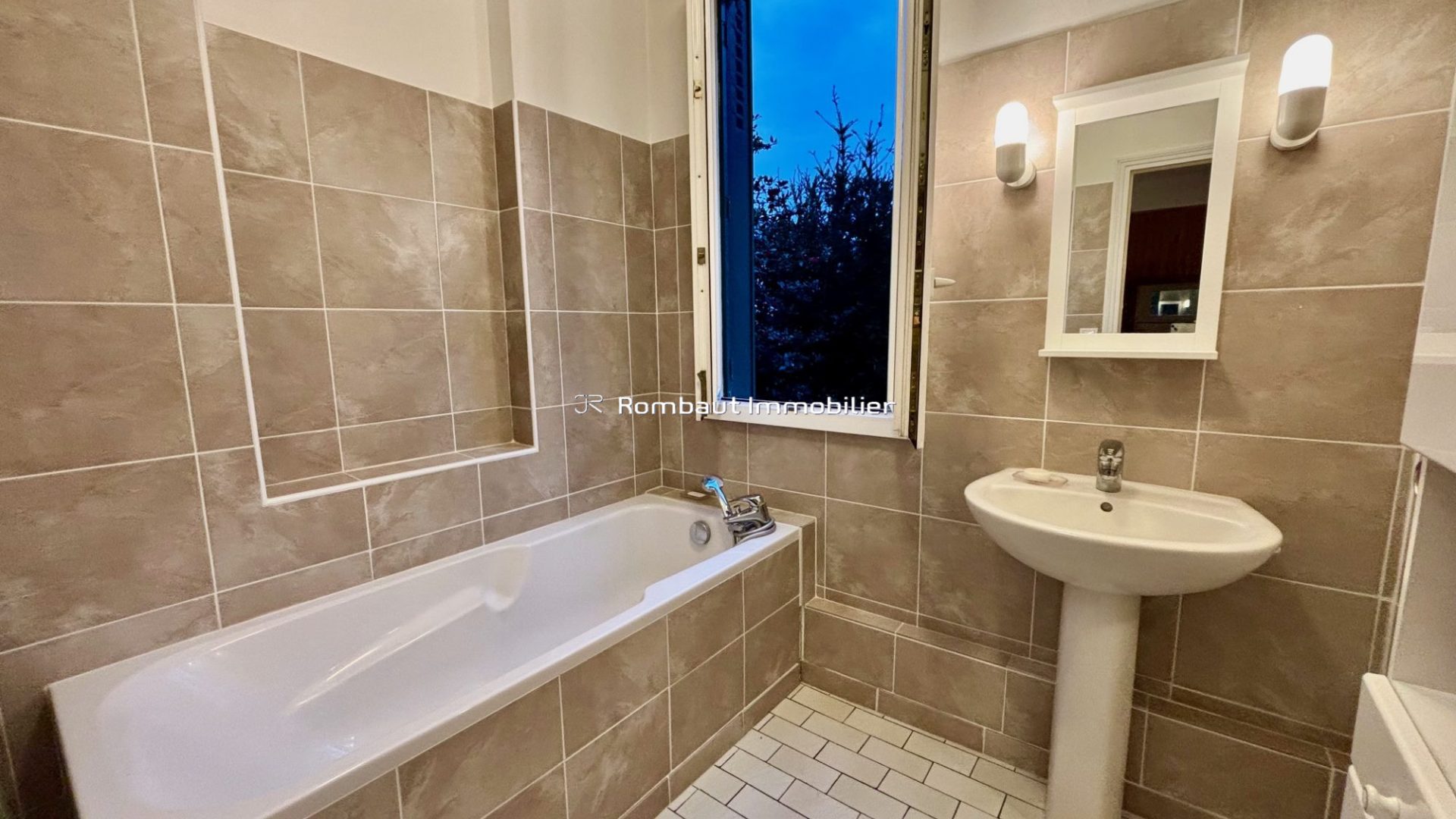 1763222211_VM3032_13_original