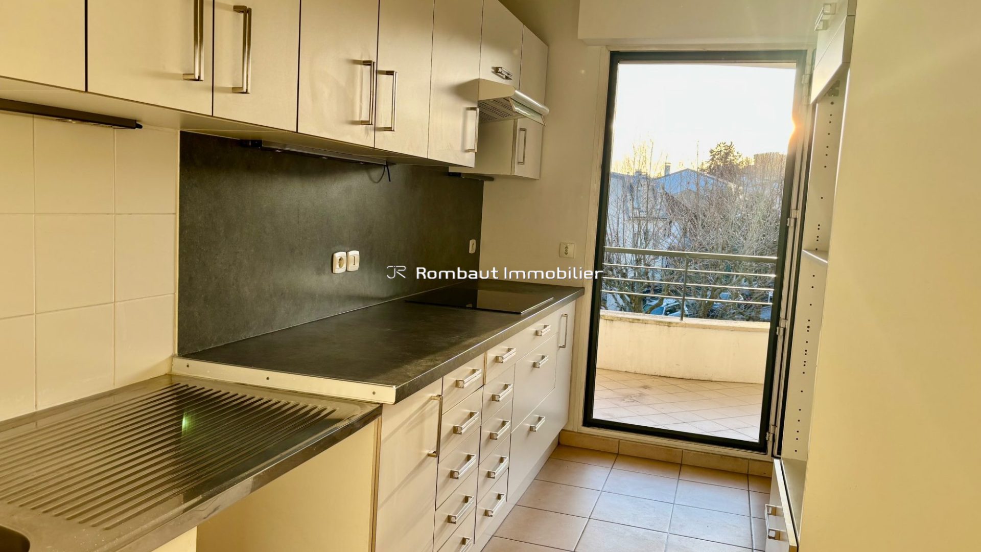 1765964756_VA6307_18_original