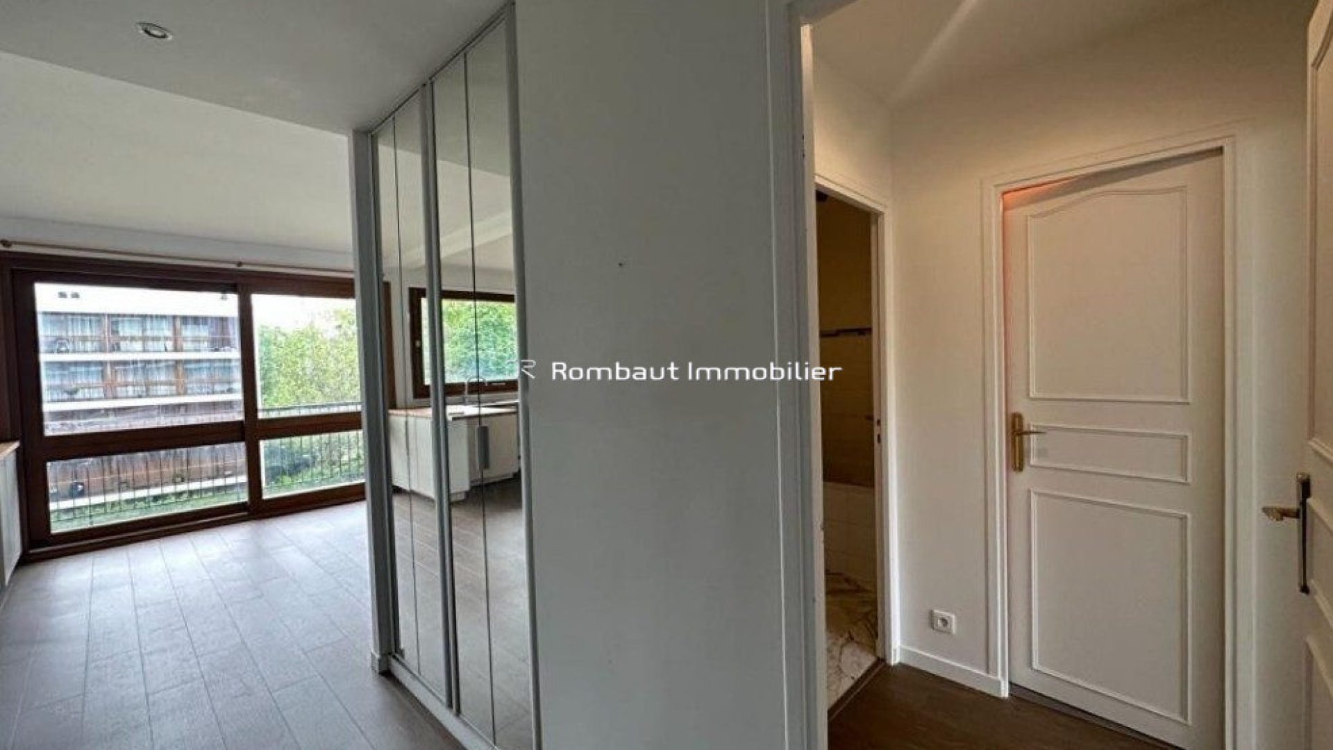 1771407578_LA6318_2_original