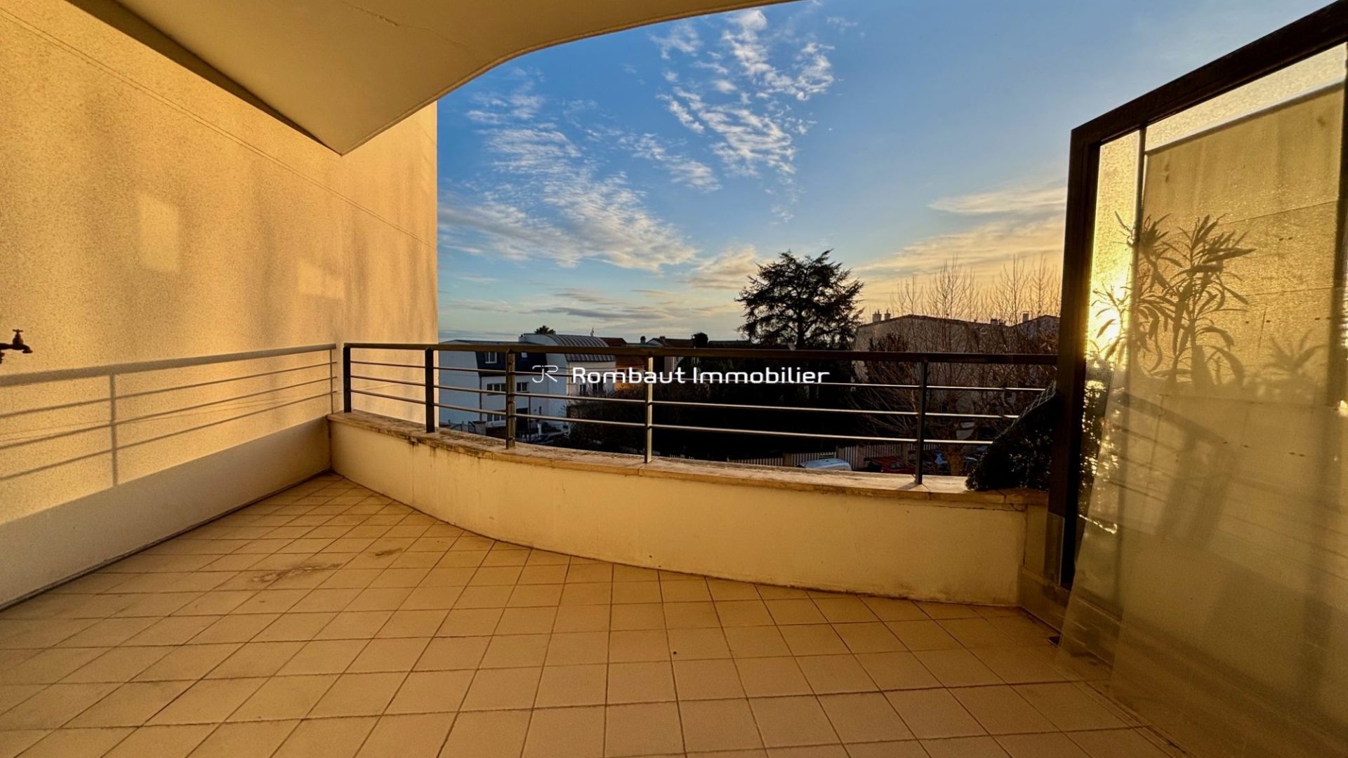 1772034689_VA6330_14_original