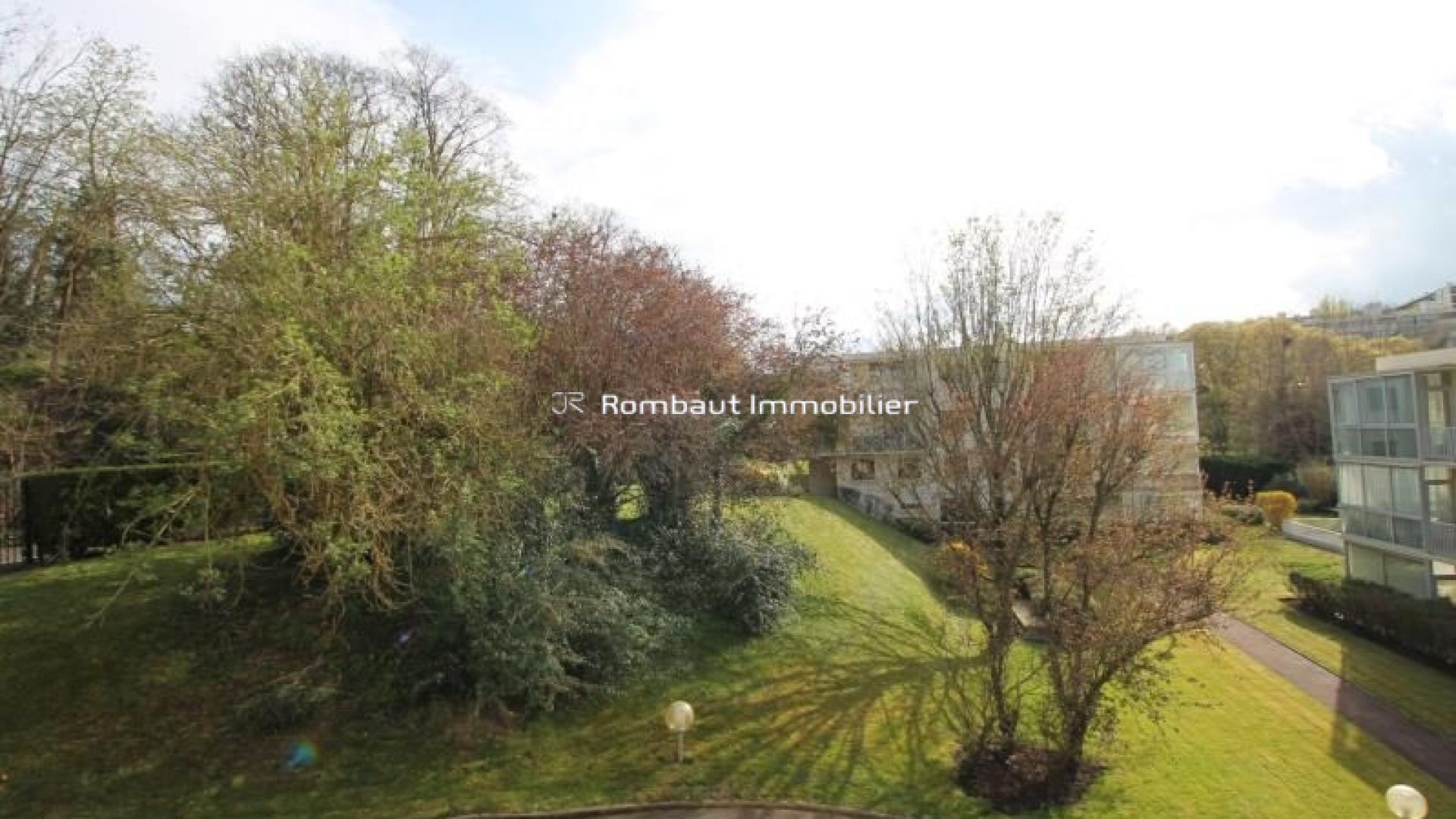 1773842266_LA6342_2_original