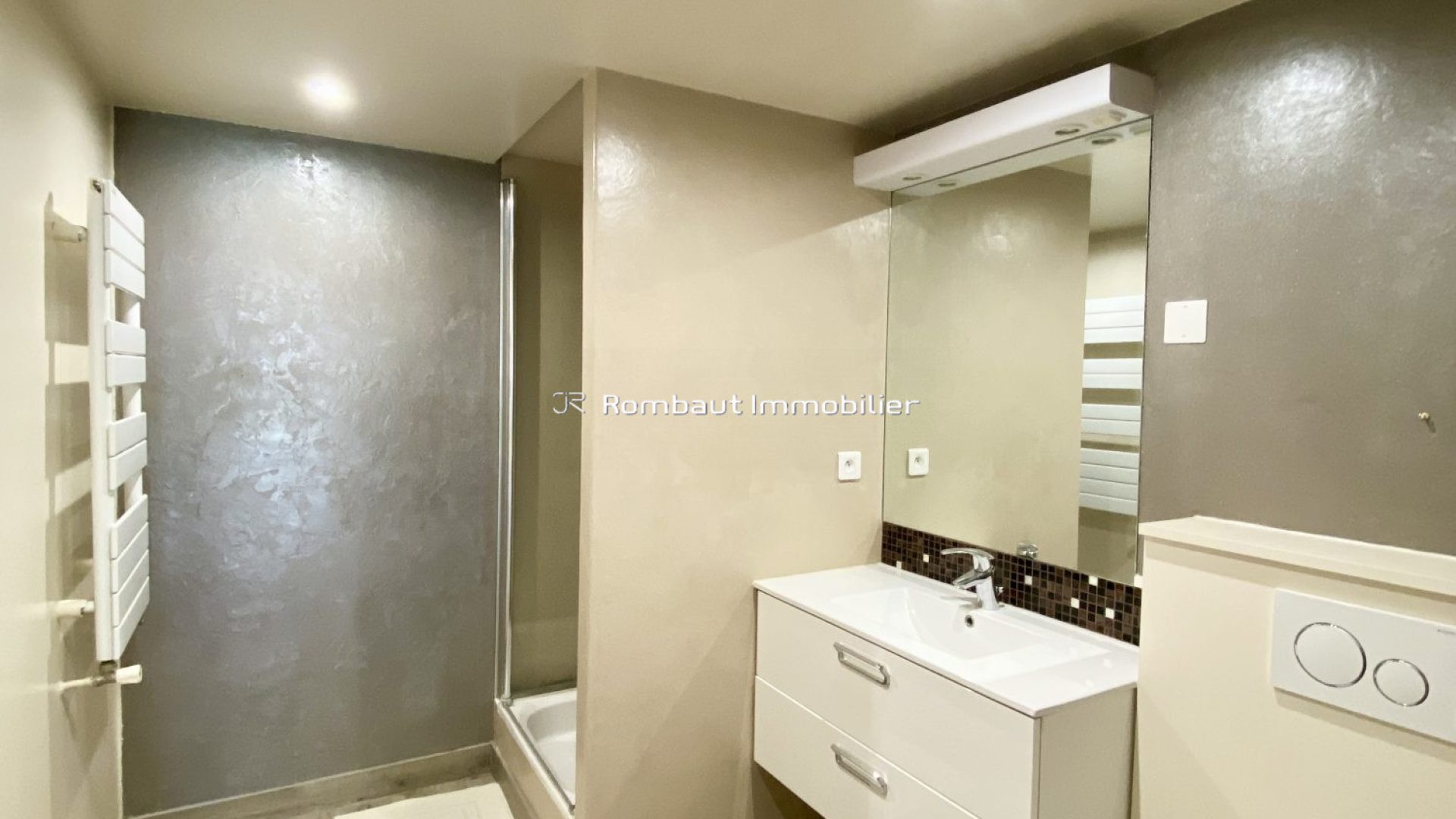 1774626340_VM3044_25_original