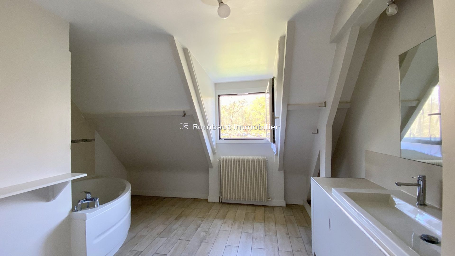 1774626357_VM3044_26_original