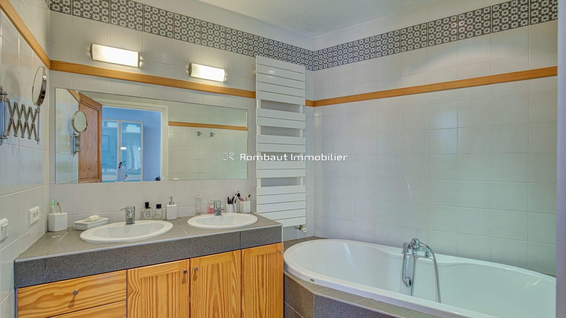 1775741339_VM3062_12_original