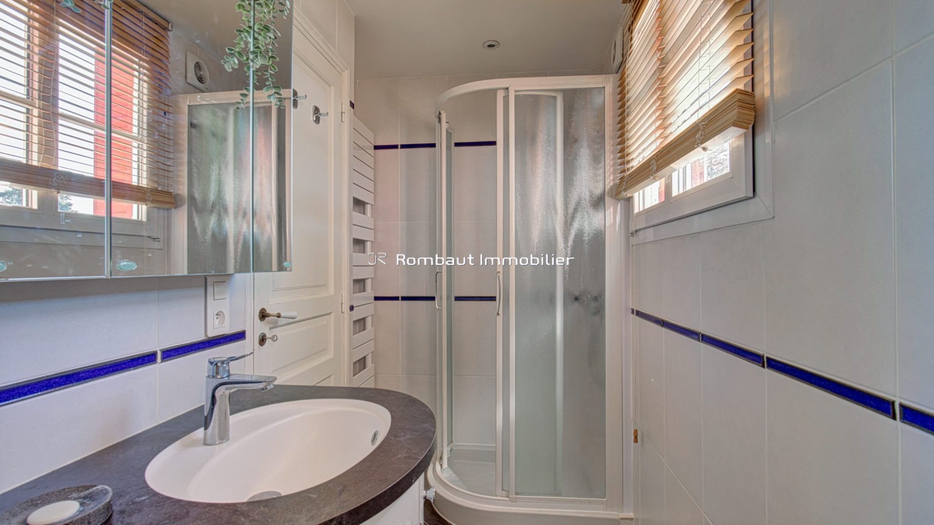 1775741699_VM3062_16_original