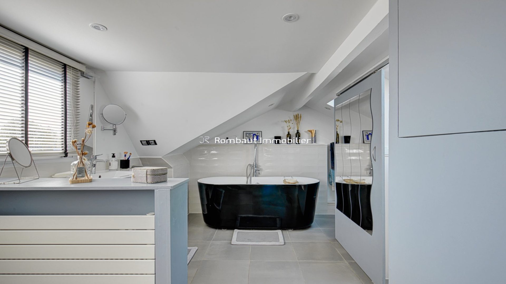 1775741735_VM3062_18_original